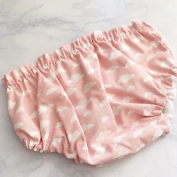 Cubrepañal Nubes rosa